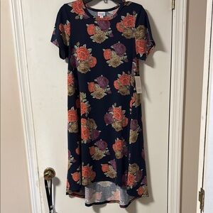 NWT LuLaRoe Navy Floral Carly, size small